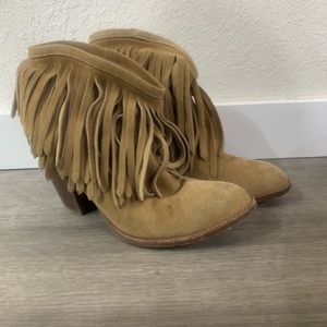 Ilana Fringe Short Frye booties 

Color: Sand
Size: 8.5